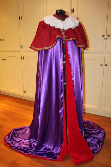 how to make a cape, make a cape, royal cape, simplicity pattern